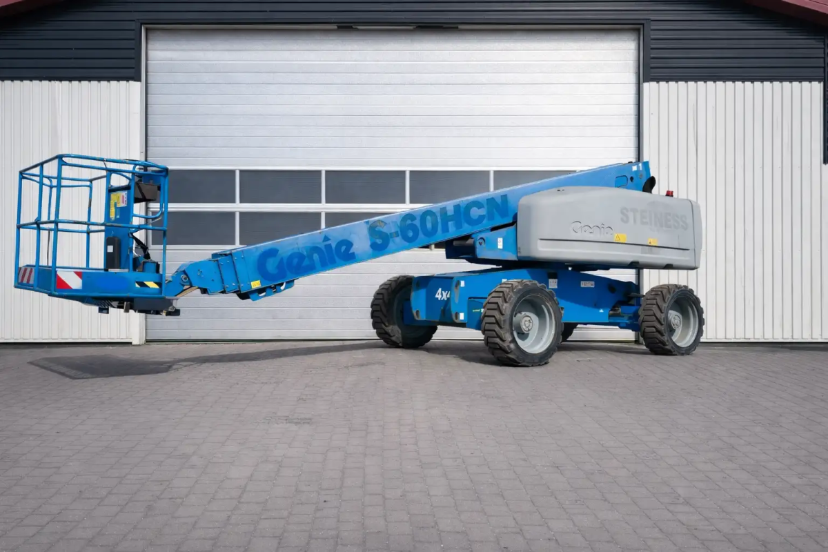 Genie S-60HC