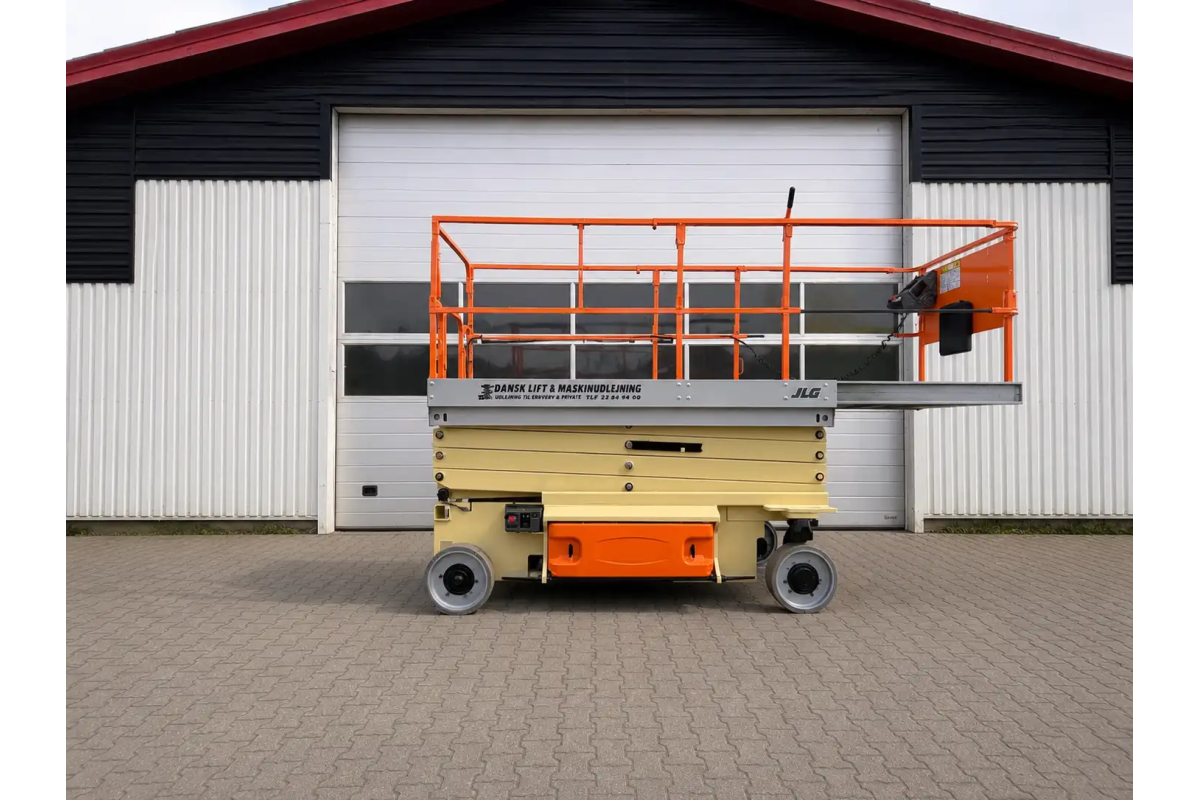 JLG 3246ES