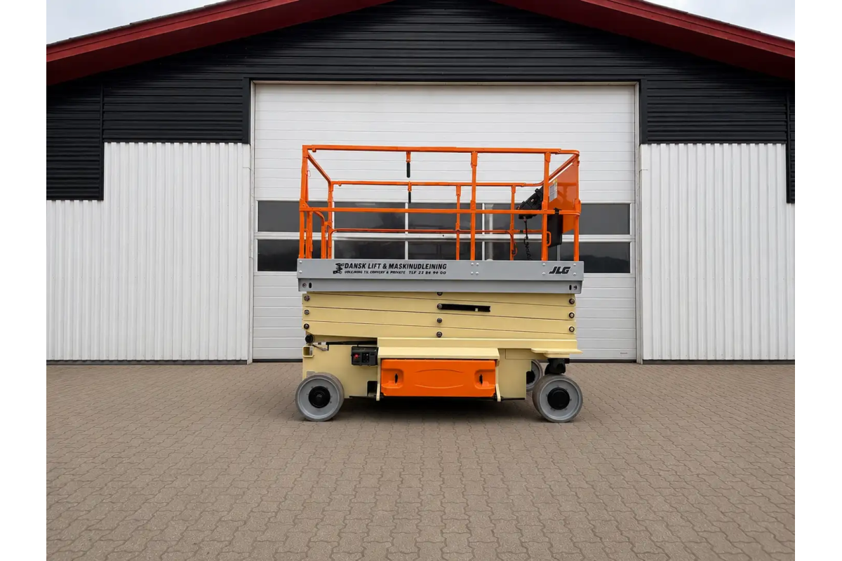 JLG 3246ES