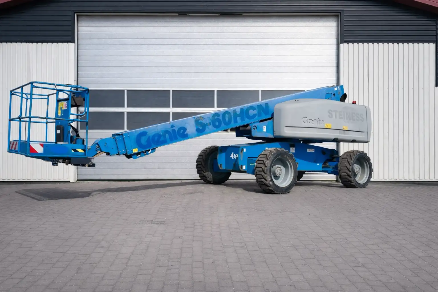 Genie S-60HC
